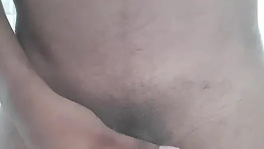 Ateşli Telugu abbayi mastürbasyon yapıyor ve döl damlıyor