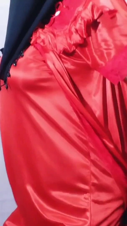 Video ikonik tante seksi india lagi asik sambil menari dengan sensual di kamarnya"