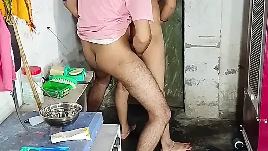 Cewek sange ini lagi asik nyepong kontol sambil nyepong kontol dan ngisap toketnya sambil duduk di kontolnya sambil berbaring lurus - audio bahasa india
