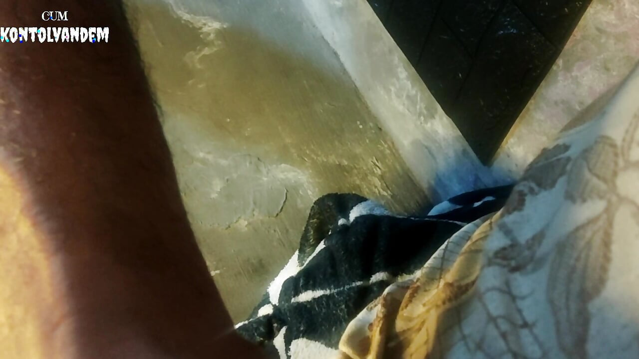 Manstrubasi using large, long penis oil