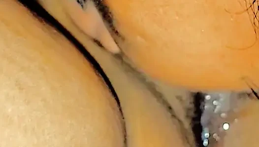 Geile jija leckt die nasse muschi des jungen sali im schlafzimmer