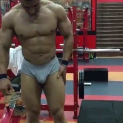 bodybuilder big bulge
