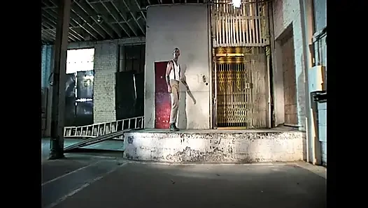 Cewek nakal rambut pirang ini dientot habis-habisan sampai mengerang keenakan