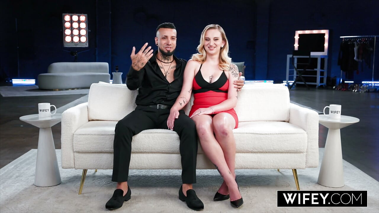 WIFEY İyi-Kız Hotwife Ayla BBC ile Sikiliyor, Kocası İzliyor!