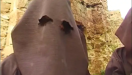 Извращенная грязная сексуальная сводная сестра шлюшка