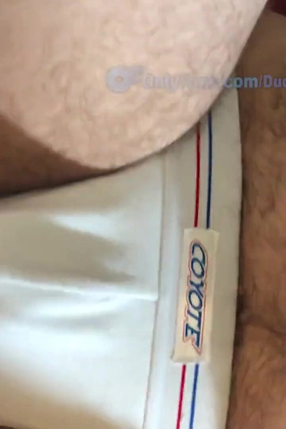 Pembiakan mentah tanpa kondom, jock berbulu, beruang kasar & selamba sehingga saya creampie air mani saya jauh ke dalam lubang pantatnya yang ternganga longgar