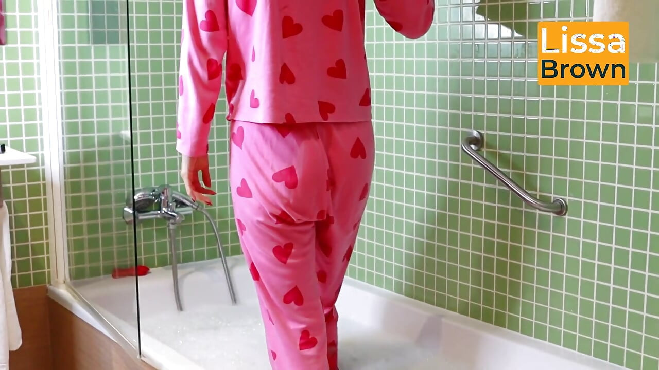 Rosa Pijamas im schaumbad und Ballon