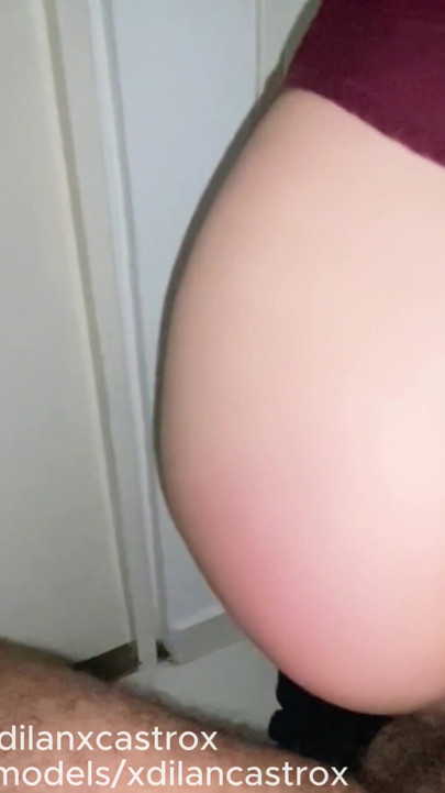BEAUTIFUL TWINK GIVES HIS ASS TO BAREBACK STRAIGHT FRIEND WHO CAME TO VISIT CREAMPIE | Clip 3