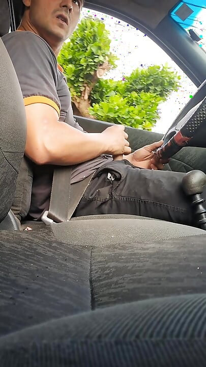 Masturbasi nikmat di jalan