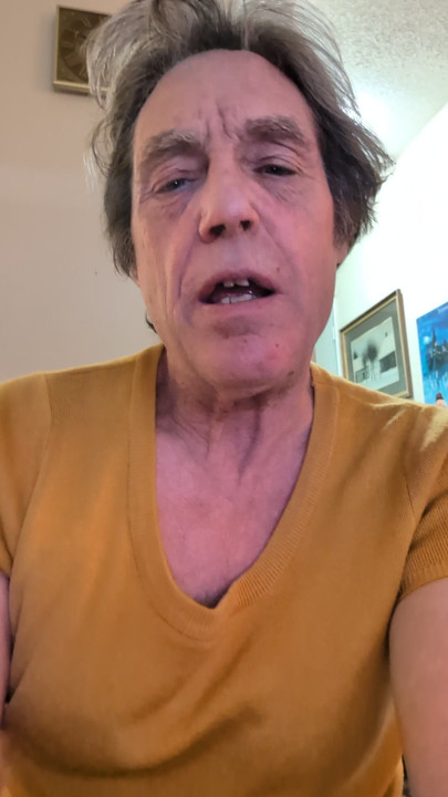 เมื่อเร็ว ๆ นี้ฉันตัดสินใจเปลี่ยนชื่อจาก Stuart Kirk เป็น (Samantha)