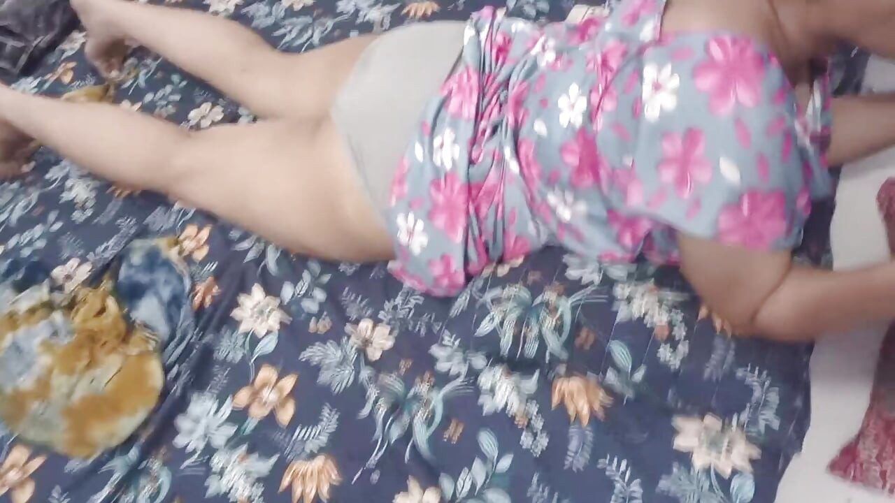 Home Made MMS Video in a Loud Campaign in a Naked Shower