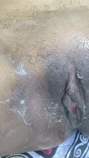 Bhabi dlakava brije | Isječak 1