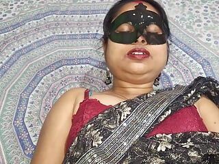 Fată indiancă agățată și dusă acasă pentru futai cu audio hindi murdar