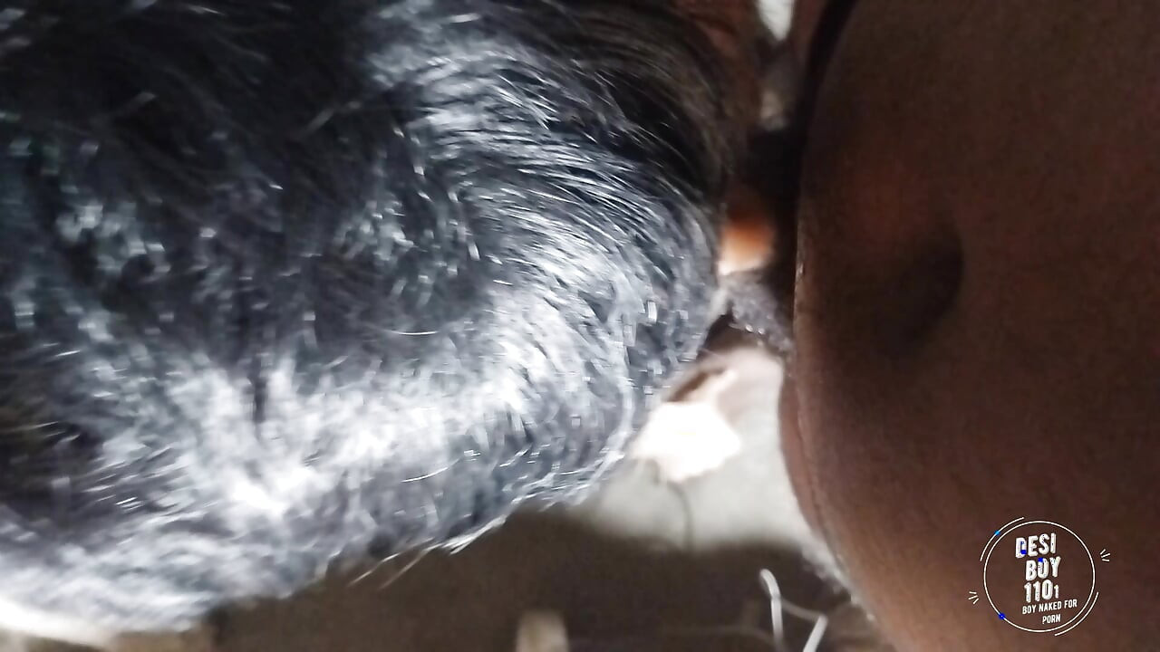 Pojke suger vänner kuk avsugning video