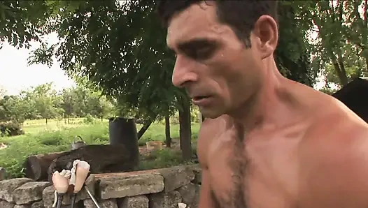 Amputee dude fucks her girlfriend outdoor