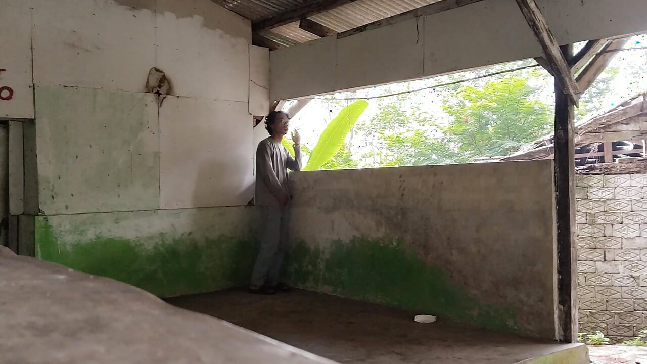 Footage of a young man in an empty place goes viral