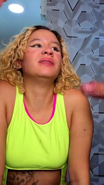 Mon mari me regarde sucer son meilleur ami cocu | Clip 1