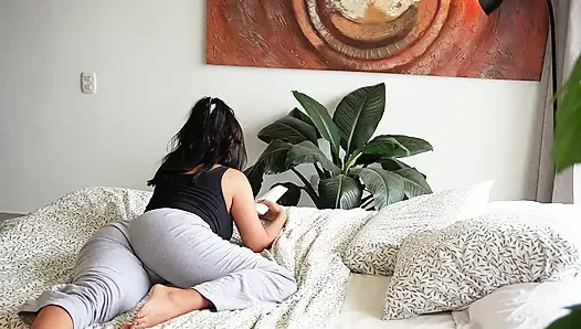 Üvey kız kardeşim amını kullanmama ve içine boşalmama izin veriyor - sofi becker