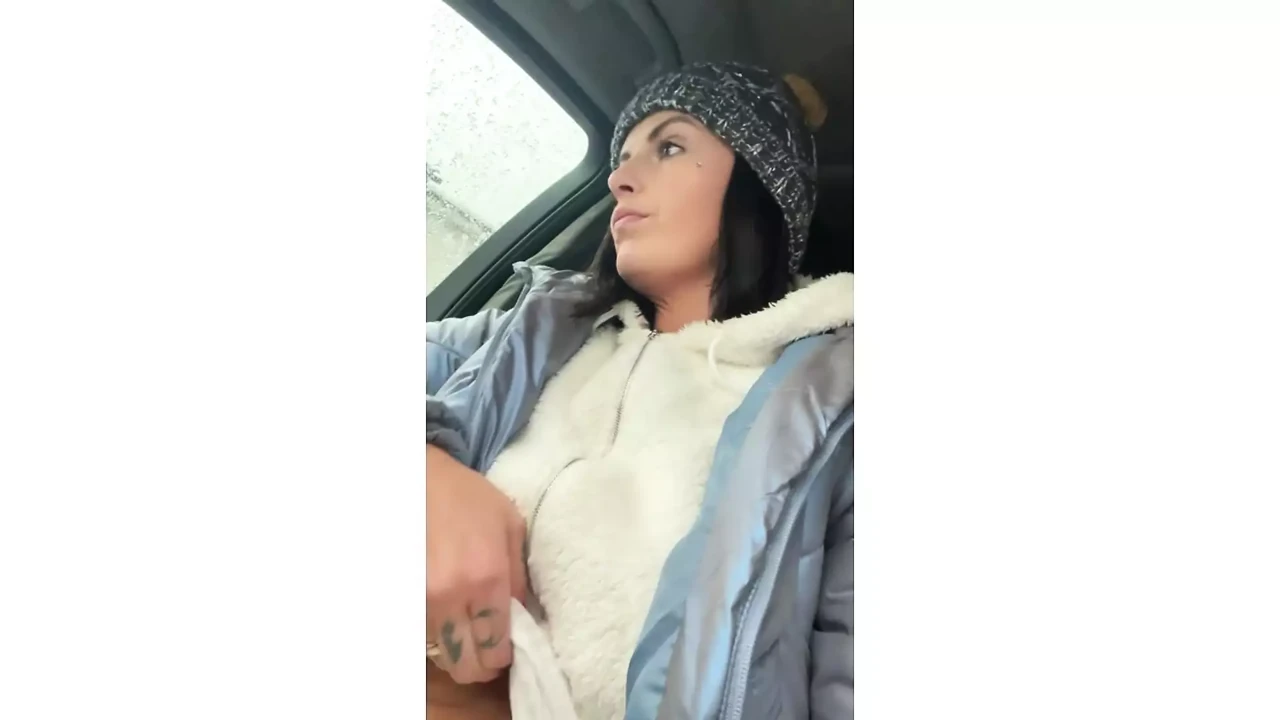 你能让我在你所有朋友面前插你吗？