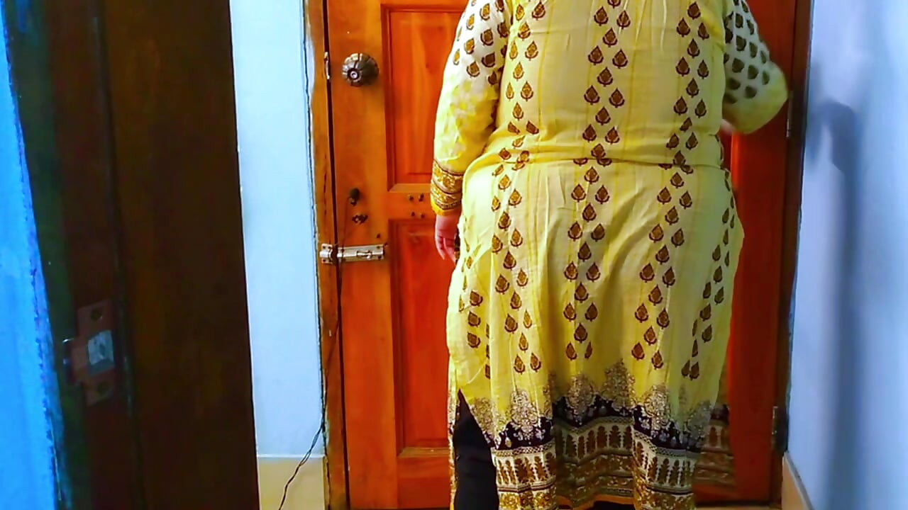Hot Bhabhi Gets Rough Anal Fucked By Husband When she was clean Room!