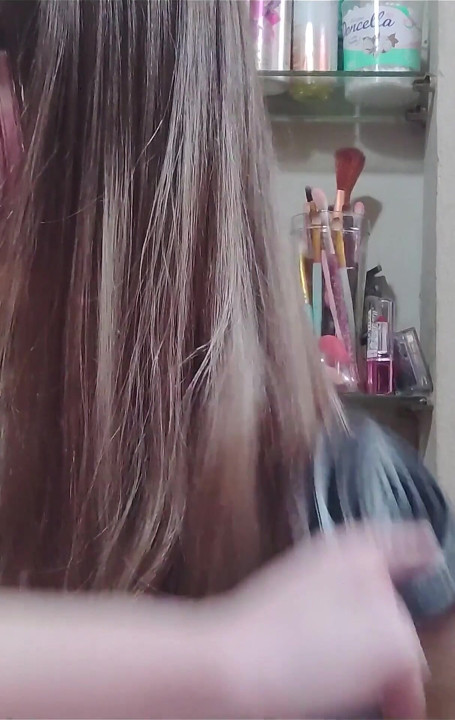 Meine lange blondine bürsten