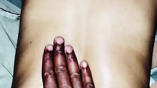 Suman Bhabhi ko nangi karke full body massage kiya.
