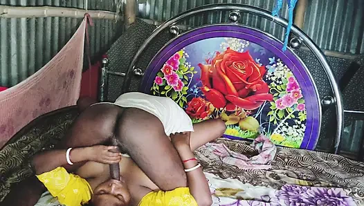 Desi housewife ki chut ke Pani nikala