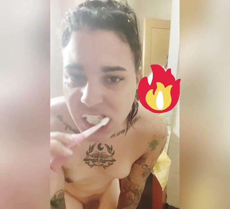 Brushing my teeth naked after taking a shower