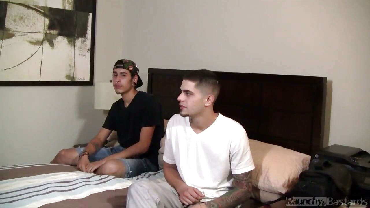 Tatted trade pretends not to like a fucking dude and eating his own cum
