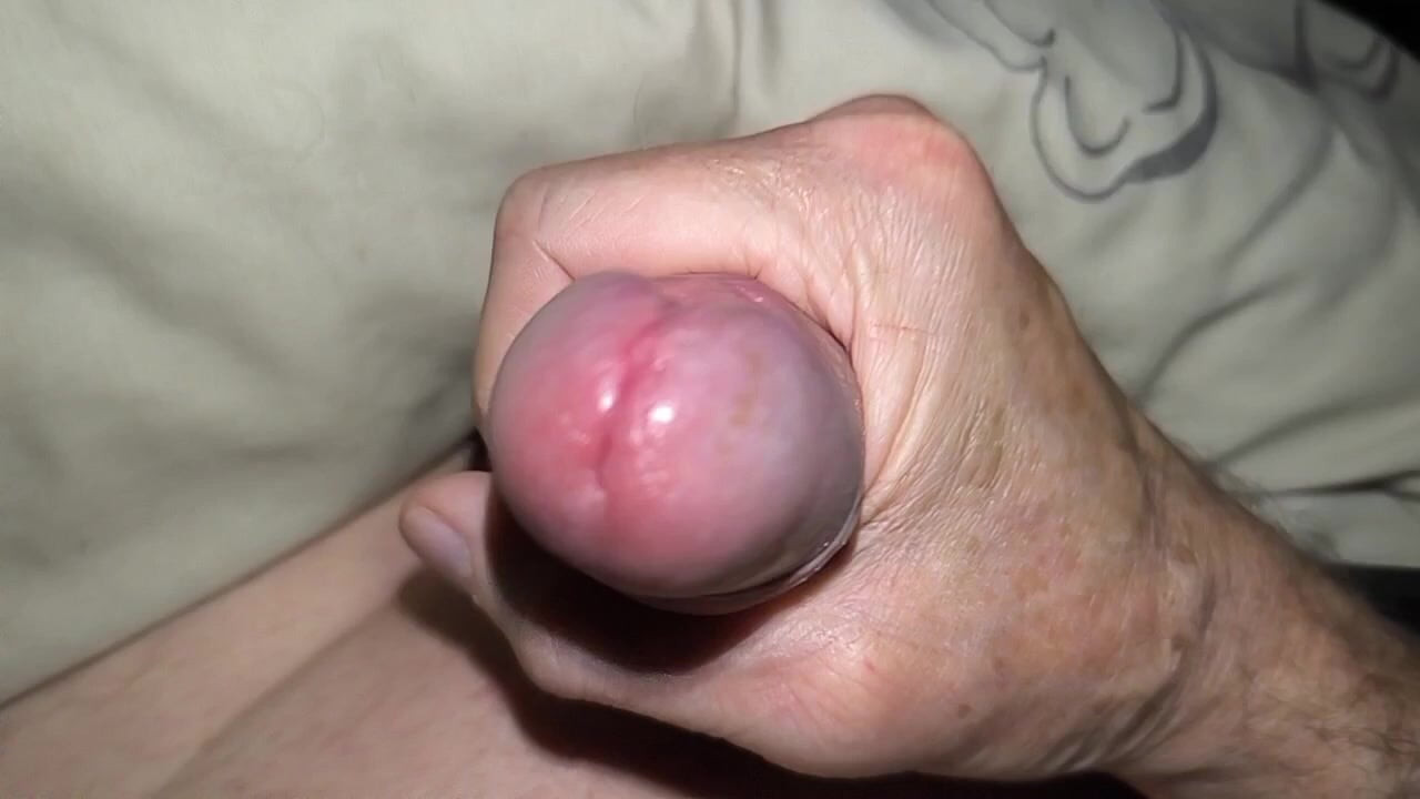 A quickie slow-mo wank