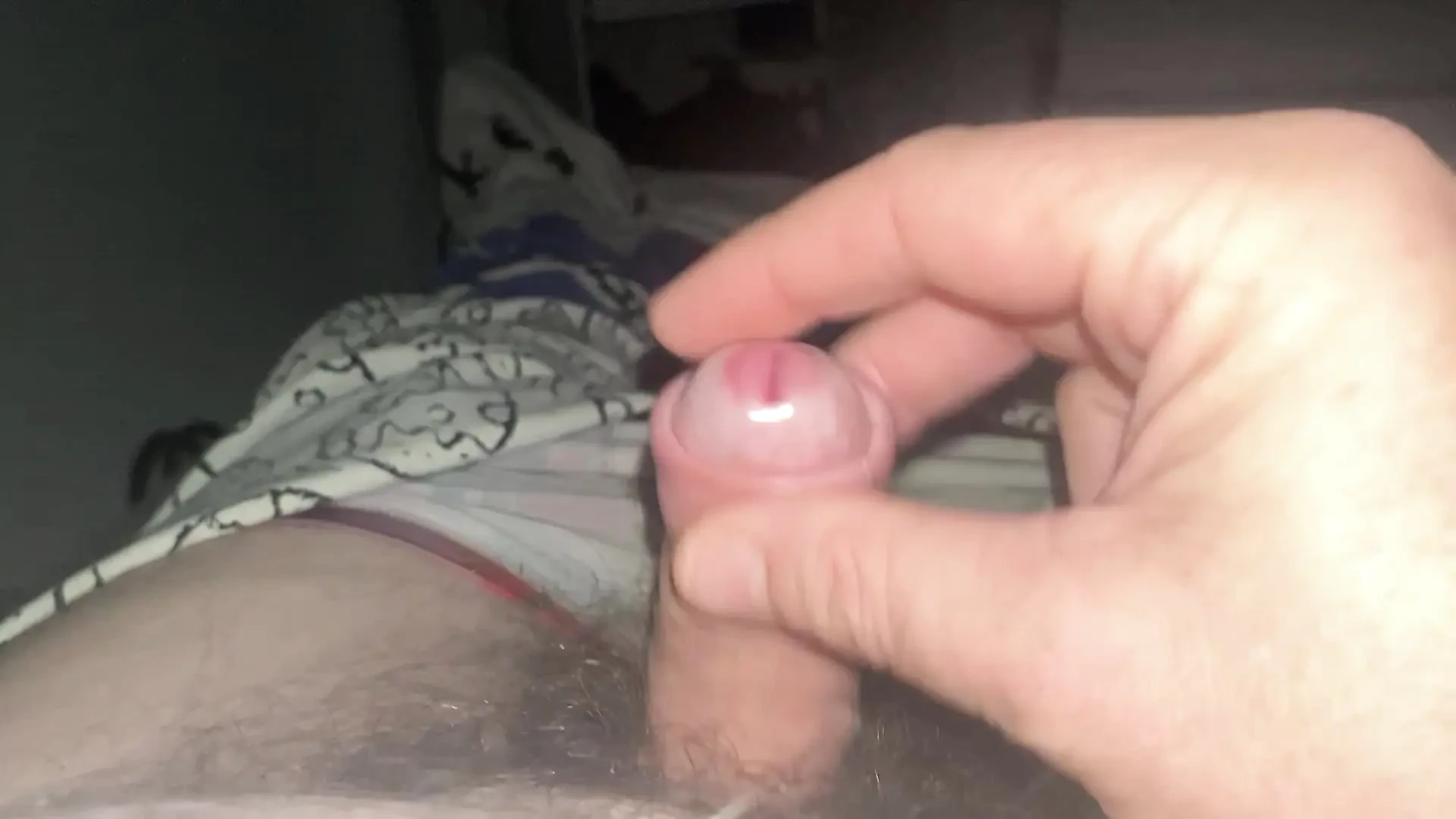 Kontol kecilku muncrat