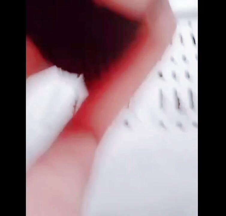 Memek cewek ini dientot habis-habisan sampai matanya menerang keenakan