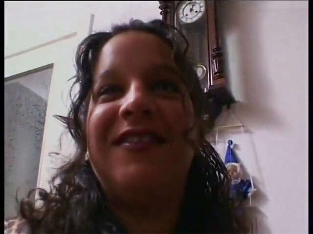 Chubby lady pees before getting fucked