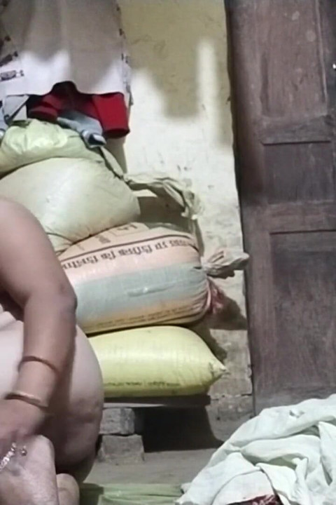 Hot Bhabh Fingering Pussy Nude Boobs Press