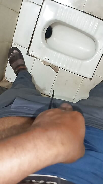 Sanjoo kumari chupando mi polla india y metiéndose los dedos