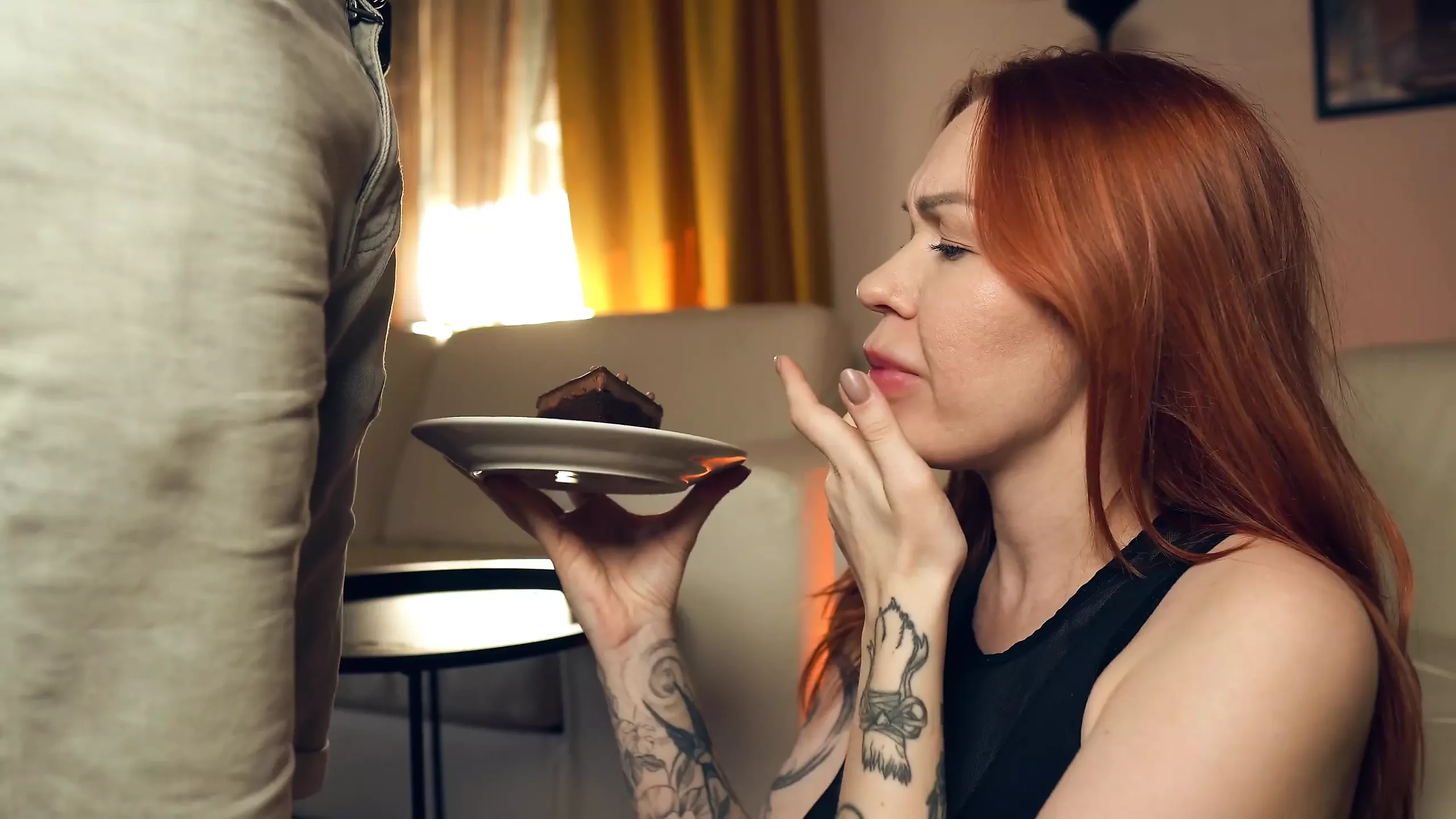 Step Mom's Kinky Cum-eating Cake Fetish in Steamy Kitchen Turns Into a Forbidden Food Porn Fantasy That Satisfies Her