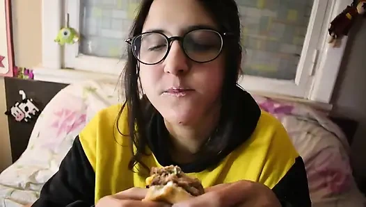 WICHsanleitung, wichst mich beim burger essen - bunny Looner