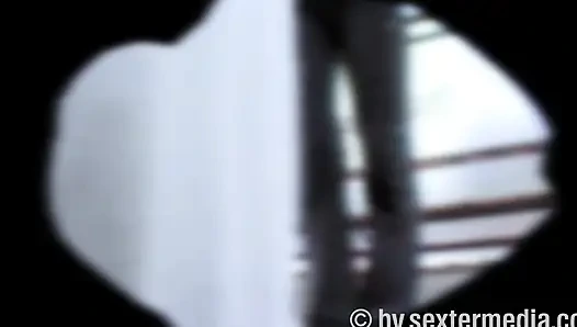 Mutter und Tochter ficken mit Doppeldildo