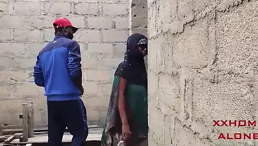 Большие натуральные сиськи трахают в любом месте