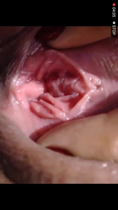 Close up pussy spread on webcam