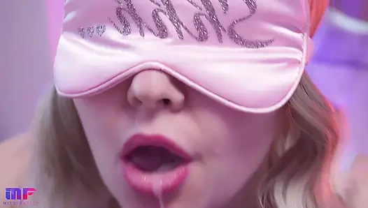 Нежный минет ASMR со спермой в рот крупным планом