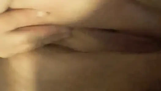 Сексуальная зрелая горячая милфа-толстушка, домохозяйка и муж лижут и трахаются