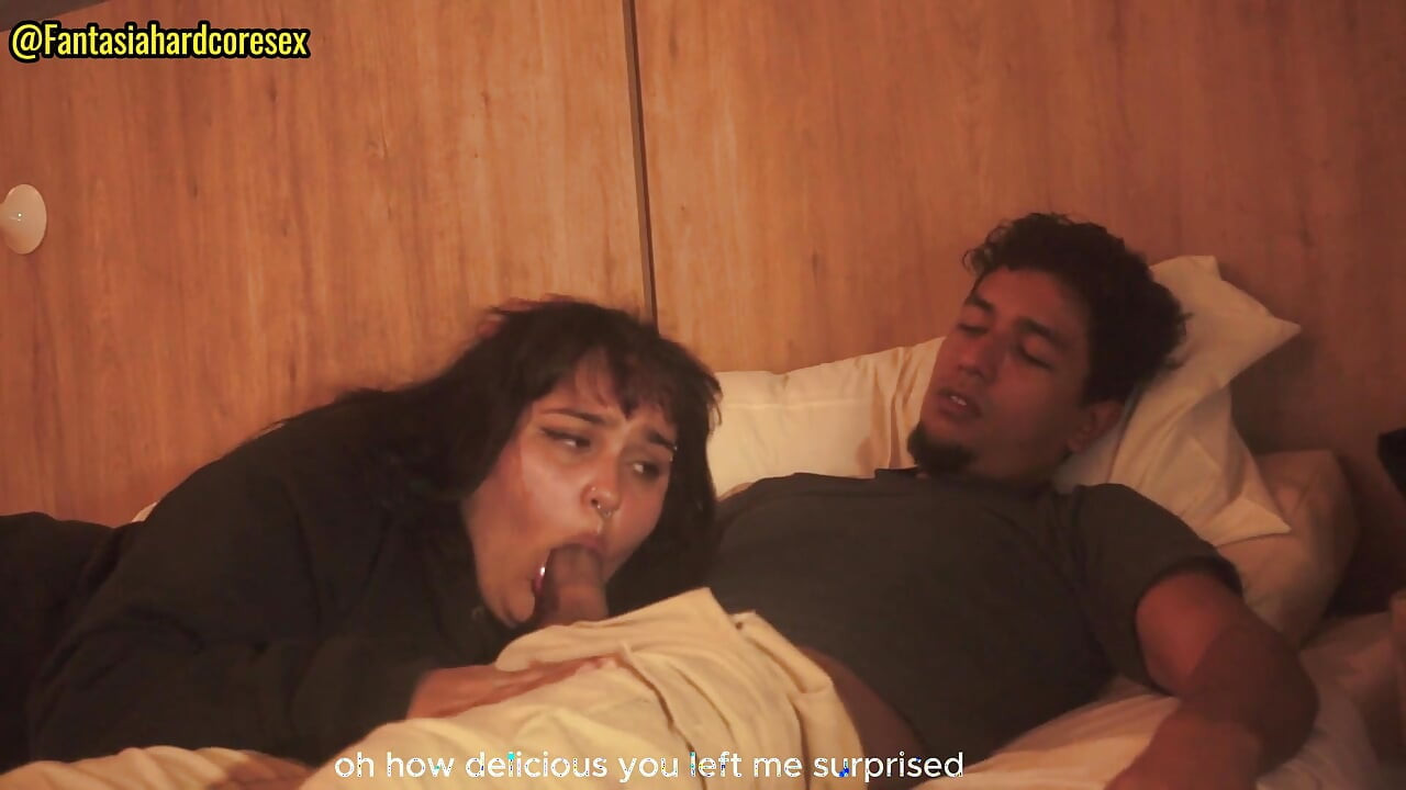 我的继妹在看完电影后吞下我的阴茎, 他们差点发现了我们