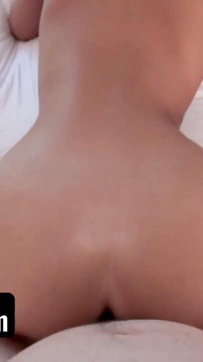 Geile Aziatische milfs en stiefmoeders die hardcore seks leren, volledige film | Clip 3