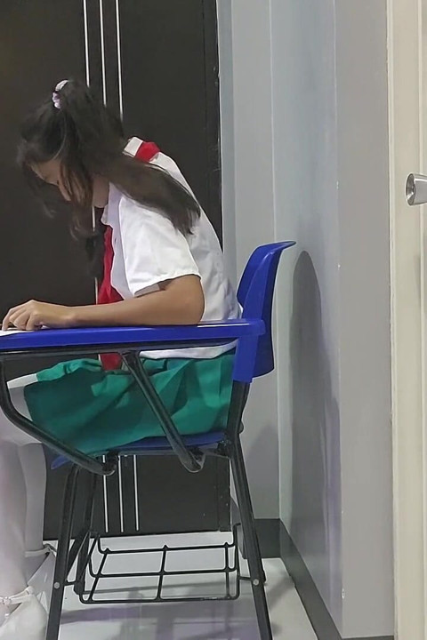 Desperate Student Pee