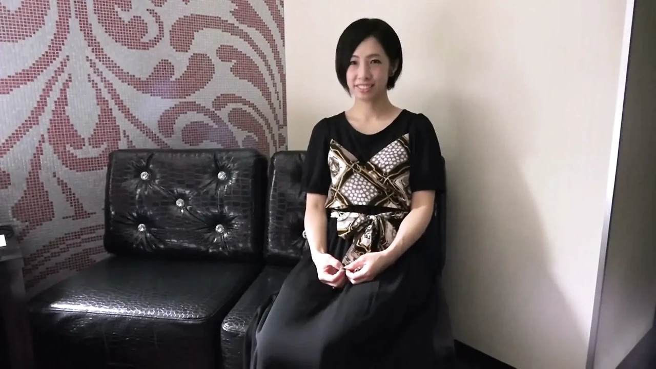 A Wife of Many Years of Marriage, Who Has Been on a Secret Meeting, Shows off Her Boundless Desire in Front of the Camera!