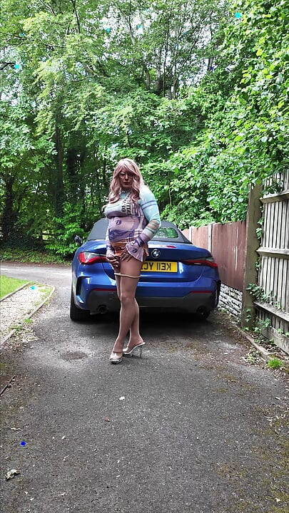 Crossdresser kellycd2022 in my tan pantyhose and heels and my new mesh dress
