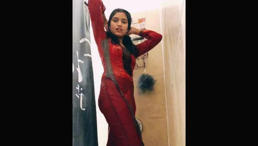 Beautiful desi girl bathroom mms viral video