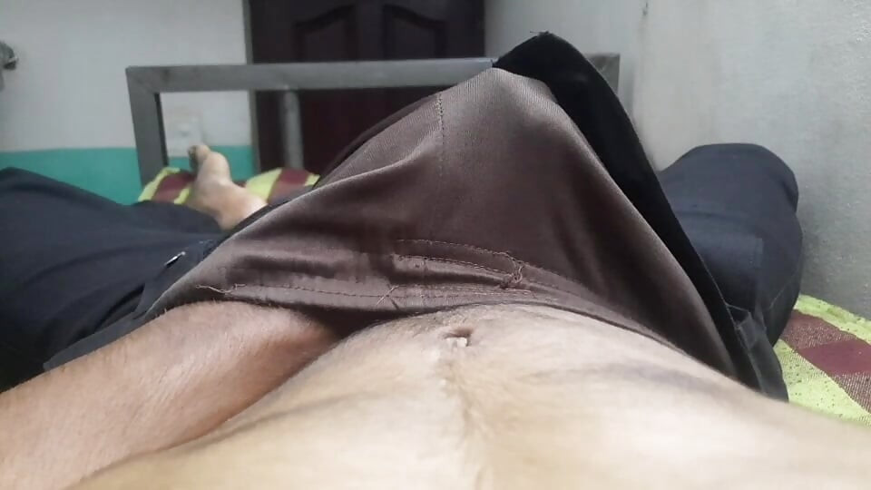 Cewek hot dengan 6 paket lagi asik masturbasi di kamar