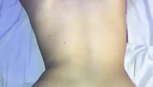 Meine nachbarin kommt heiß in meiner wohnung an